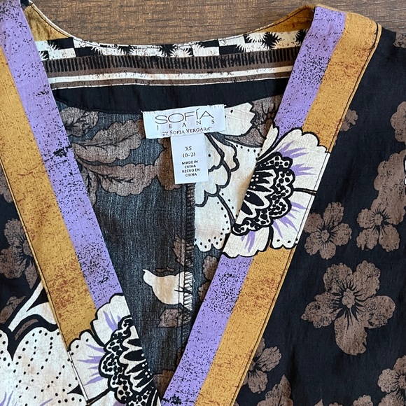 Sofia by Sofia Vergara Women's Tie Back Dress with Kimono Sleeves
Floral Size XS - Picture 8 of 12